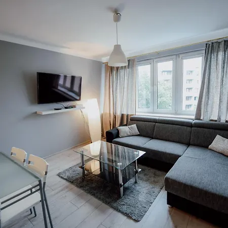 High Standard-university District * Лодзь